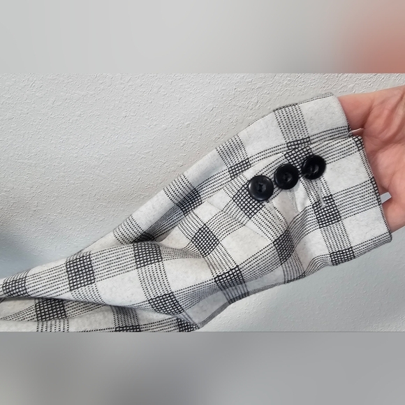 Cabi #5292 Valentina Plaid Black Gray Notch Collar Blazer Jacket Size 0 - Picture 5 of 16